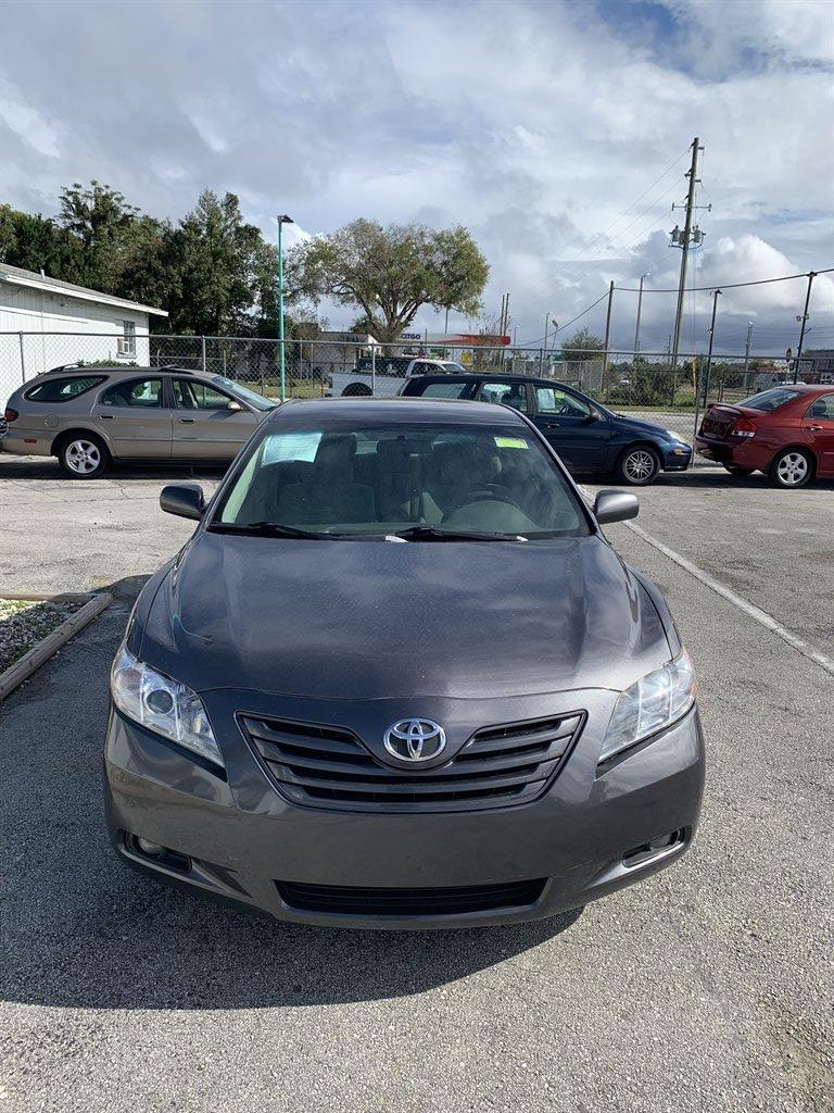 2009 Toyota Camry LE's photo