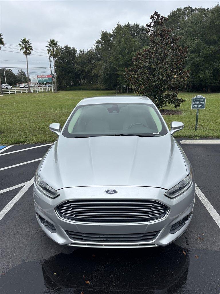 2014 Ford Fusion SE's photo